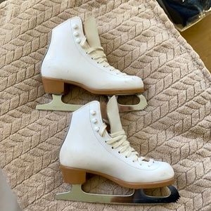 Girls Riedell figure skates size 13.5